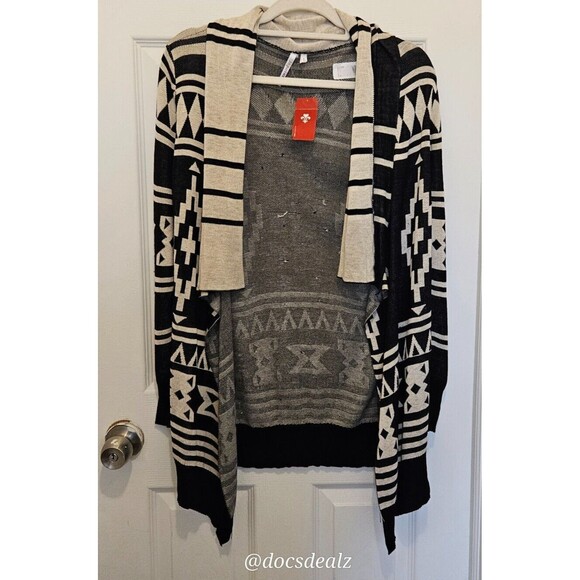 Love Culture Cardigan Black and White Geometric Pattern Size L - Picture 1 of 5